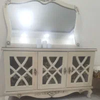 میز تلویزیون و آیینه کنسول