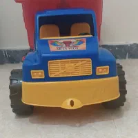 کامیون اسباب بازی همراه با بیلچه|اسباب‌‌بازی|بومهن, |دیوار