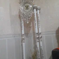 ساعت ایستاده کنار سالنی سالم
