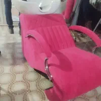 صندلی و میز ارایشگاه