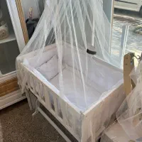 گهواره (تخت کنار مادر)