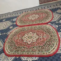 یک جفت فرش زیرپای سالم و تمیز