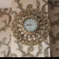 ساعت کاملا سالم بعلت کمبود جا بفروش میرسد