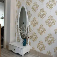 ایینه قدی ایستاده