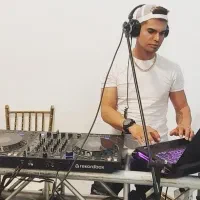 دیجی و نور پردازی مجالس شیراز و شهرستان ها