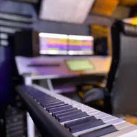 استودیو آموزش آهنگسازی ضبط وکال موزیک استدیو