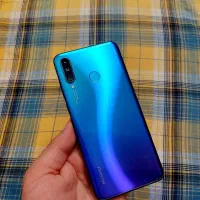 گوشی P30 lite درحد اکبند با حافظه 128 گیگ