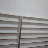 ویترین و چمن مصنوعی