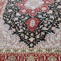 قالیچه تبریز نقشه هریس مشکی گل ابریشم