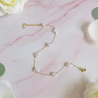 دستبند دخترانه طرح شبدر با نگین صدف سفید