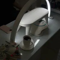 ناخن کار حرفه ای در سالن زیبایی (اجاره میز)|استخدام درمانی، زیبایی، بهداشتی|تهران, هوانیروز|دیوار
