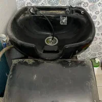 تعدادی وسایل سالن زیبایی به فروش میرسد