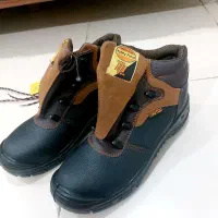 کفش ایمنی|کیف، کفش، کمربند|اهواز, سپیدار|دیوار