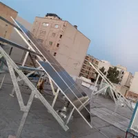 برق خورشیدی. پنل های خورشیدی.وups