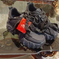 کتانی دخترانه و‌زنانه