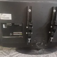 تلویزیون سامسونگ ۳۲ با میز شیشه‌ای