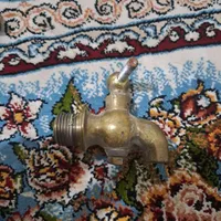 شیر آب برنجی بسیار قدیمی و عتیقه با قیمت مناسب|کلکسیون اشیاء عتیقه|یزد, |دیوار