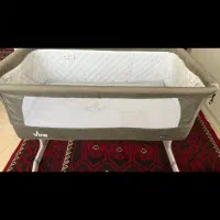 تخت کنار مادر نوزاد کودک