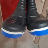 چکمه سایز ۴۳