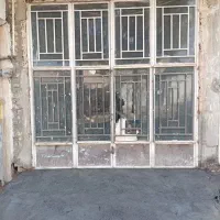 در مغازه اهنی