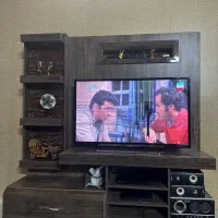 تلویزیون و میز تلویزیون