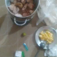 یک خانم برای نظافت منزل نیاز دارم