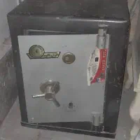 ویترین پالتویلدایی چادرماشین سنتی فرش گاو صندوق|ظروف سرو و پذیرایی|مشهد, امیر|دیوار