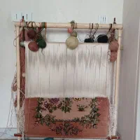 دار قالی با نخ و نقشه