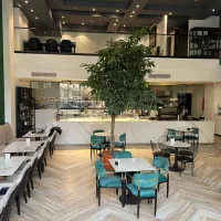 و یتر خانوم ( سالن دار ) نیمه وقت / حقوق 25 میلیون|استخدام خدمات فروشگاه و رستوران|تهران, دروس|دیوار