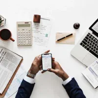 حسابدار آشنا به امور تولیدی کفش