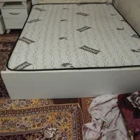 خوش خواب دو نفره در حد نو با تخت خواب ۵۰۰۰۰۰۰