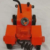 تراکتور اهنی عتیقه