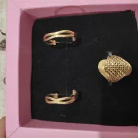 انگشتر و گوشواره طلا
