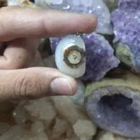 تولید نگین و گردن آویز از گوهر سنگهای ناب|زیورآلات و اکسسوری|لنجان, |دیوار