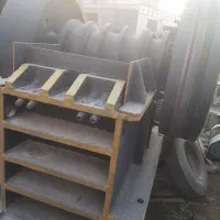 راننده و سرویسکار ماشین الات راه سازی