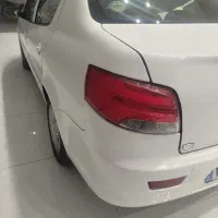 رانا پلاس پانامدل۴۰۱سفید|خودرو سواری و وانت|قم, زنبیل آباد|دیوار