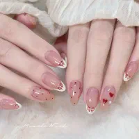 آموزش و خدمات تخصصی کاشت ناخن