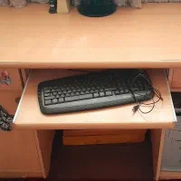 میز کامپیوتر و لپ تاپ و تحریر