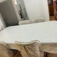 میز ناهارخوری هشت نفره با چهار عدد صندلی