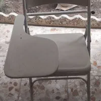 صندلی دانشجویی