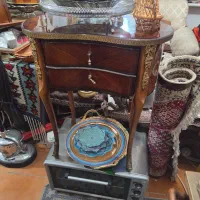 یک جفت میزآنتیک قدیمی