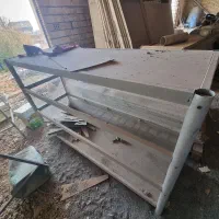 ویترین شیشه خور طبقاتی