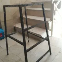 چهارپایه آهنی