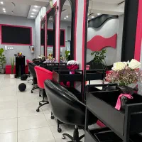 اجاره لاین در بهترین لوکیشن 50% تخفیف|آرایشگاه و سالن‌های زیبایی|زاهدان, |دیوار