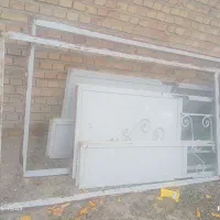 یک عدد درب آهنی منزل