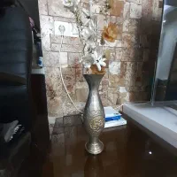 یکعدد گلدان قلمزنی
