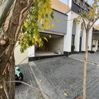 رهن و اجاره ۴۰ متر مغازه بر اصلی