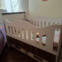 تخت کودک بسیار سالم و تمیز