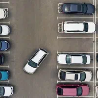 به نگهبان روز برای پارکینگ عمومی نیازمندیم