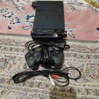 یک عدد پلستیشن دو با دو دسته سالم  با کارت حافظه